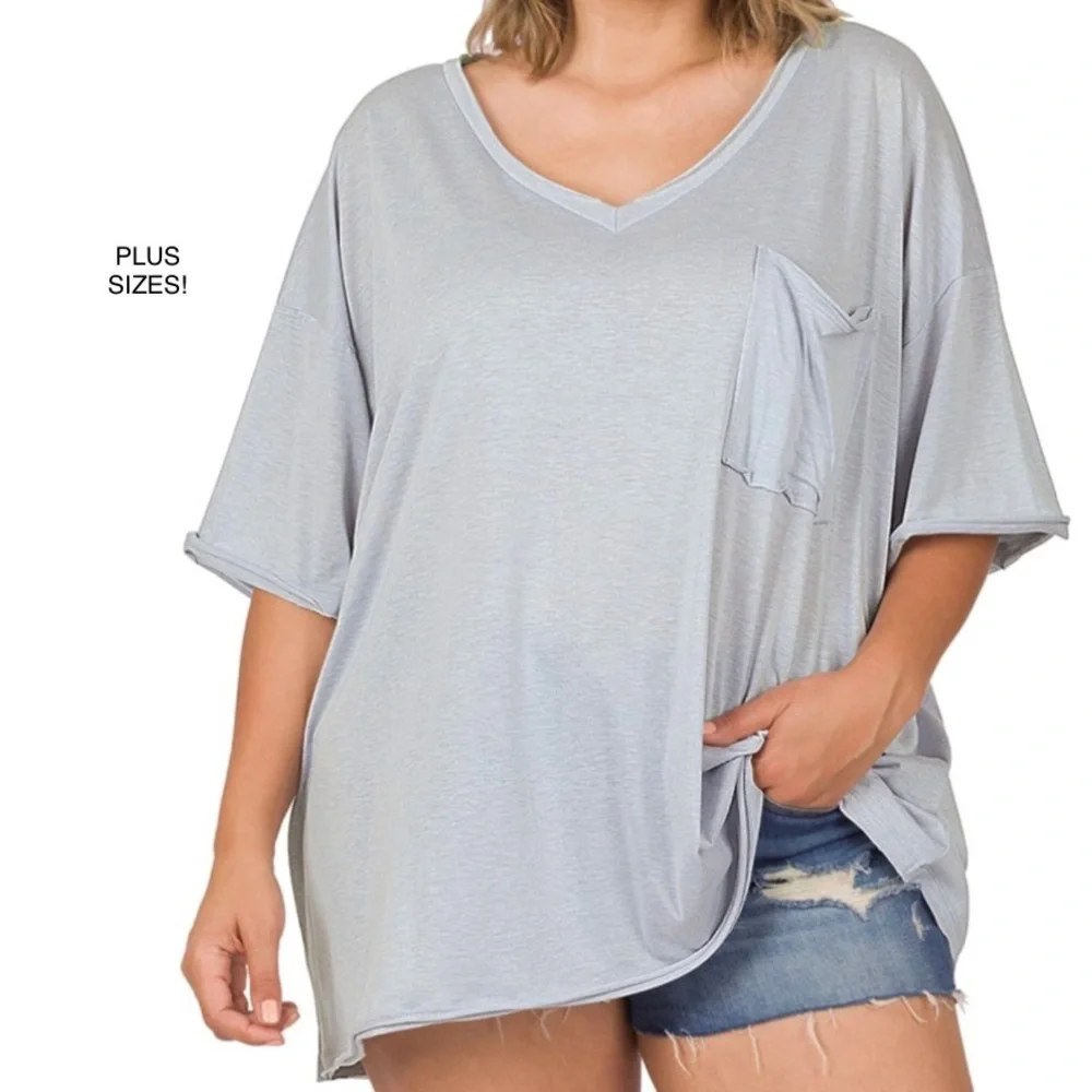 ZENANA
Oversized Raw Edge Boyfriend Tee
V-neck - Front Pocket - Picture 3 of 3